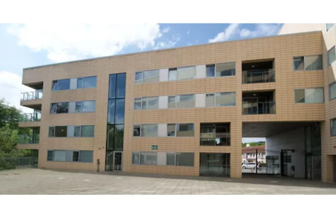 Victoria Mills - Ucc Summer Beds-1